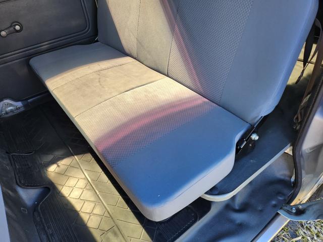 �g���b�N�̉ˑ��i�ב�ڂ��ւ��E����E�����ւ��E�S���j��A�N���[���i�ڂ��ւ��E���C���[�����E�C���j���A�����ԂɊւ��邱�ƂȂ為�Е��ЂɈ�x�����k����������