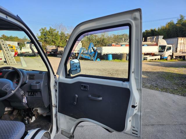 ハイゼットトラック 5速MT/4WD/パワステ/エアコン/エアバッグ装備/荷台あおりアルミ縞板カバー(10枚目)