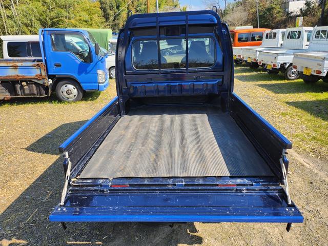 キャリイトラック 　５速ＭＴ／４ＷＤ／パワステ／エアコン／エアバッグ装備（運転席・助手席）／スーパーキャリィ／デュアルカメラブレーキサポート（8枚目）