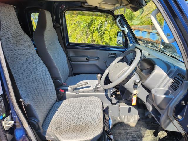 キャリイトラック 　５速ＭＴ／４ＷＤ／パワステ／エアコン／エアバッグ装備（運転席・助手席）／スーパーキャリィ／デュアルカメラブレーキサポート（11枚目）