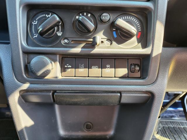 キャリイトラック 　５速ＭＴ／４ＷＤ／パワステ／エアコン／エアバッグ装備（運転席・助手席）／スーパーキャリィ／デュアルカメラブレーキサポート（17枚目）