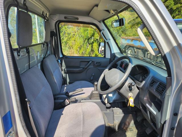 キャリイトラック ＫＣ　５速ＭＴ／４ＷＤ（ＨｉＬｏ１切替）／デフロック／エアコン／パワステ／作業灯／荷台あおりアルミ縞板カバー（12枚目）