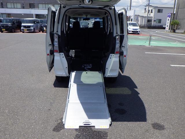 Ｎ－ＢＯＸ＋ Ｇ車いす仕様車　スマートキー　ワンセグ　福祉車両　ＥＴＣ　点検記録簿　横滑り防止装置　キーフリー　バックカメラ　ＡＡＣ　ＷＳＲＳ　パワーステアリング　ＡＢＳ　パワーウィンドウ　アイドリングストップ（20枚目）