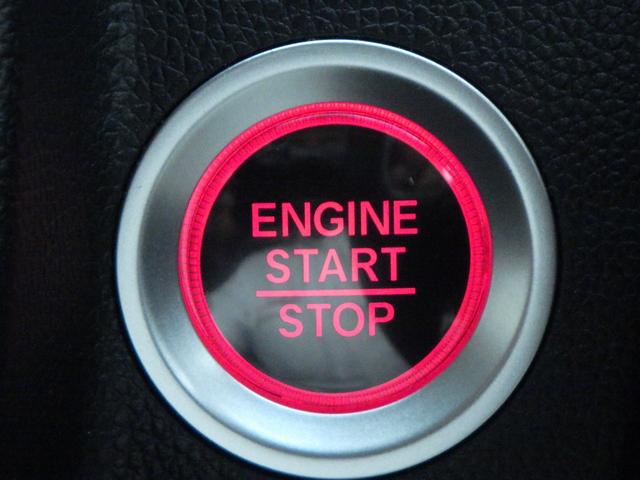 フィット 13G・F リヤカメラ 地デジ 記録簿 助手席エアバック キーレス ドラレコ AAC パワーウィンドー スマートキ- パワステ 運転席エアバッグ DVD 横滑防止装置 ナビ&TV ABS ETC車載器(5枚目)