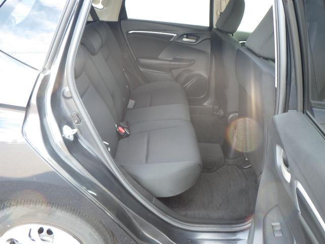 フィット 13G・F リヤカメラ 地デジ 記録簿 助手席エアバック キーレス ドラレコ AAC パワーウィンドー スマートキ- パワステ 運転席エアバッグ DVD 横滑防止装置 ナビ&TV ABS ETC車載器(16枚目)