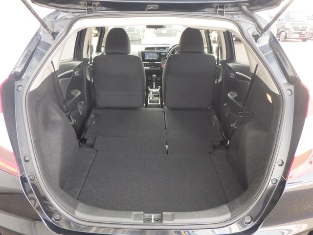 フィット 13G・F リヤカメラ 地デジ 記録簿 助手席エアバック キーレス ドラレコ AAC パワーウィンドー スマートキ- パワステ 運転席エアバッグ DVD 横滑防止装置 ナビ&TV ABS ETC車載器(19枚目)