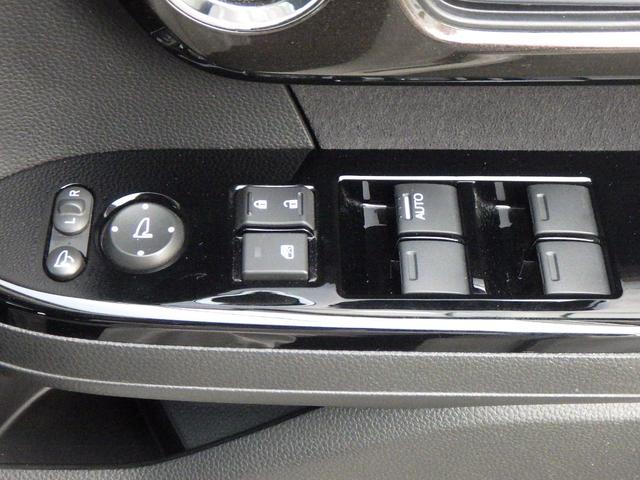 Ｎ－ＢＯＸカスタム Ｇ・Ｌホンダセンシング　地デジＴＶ　整備記録簿　助手席エアバッグ　キーレス　アイドリングＳＴ　スマ－トキ－　リアカメラ　ナビＴＶ　ＥＴＣ　前車追従機能　サイドエアバッグ　ＬＥＤヘッドライト　ＵＳＢ（14枚目）