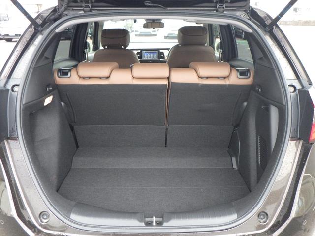 フィット ｅ：ＨＥＶリュクス　本革シート　リアカメラ　ＥＴＣ付　ＬＥＤ　シートヒーター　クルーズコントロール　ＶＳＡ　サイドエアバッグ　スマートキー　整備記録簿　キーレス　助手席エアバッグ　フルオートエアコン（18枚目）