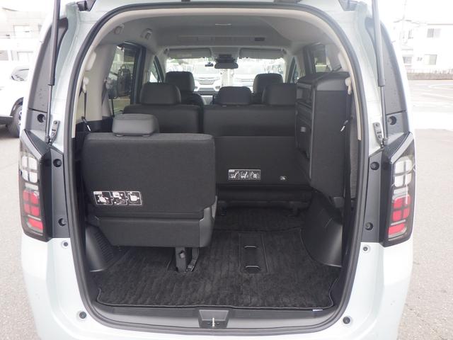 フリード エアーＥＸ　バックモニター　リアクーラー　両側パワースライドドア　横滑り防止装置　クルコン　フルセグ　ＥＴＣ車載器　オートエアコン　シートヒーター　ＬＥＤヘッドライト　３列シート　ドラレコ　ＵＳＢ（20枚目）