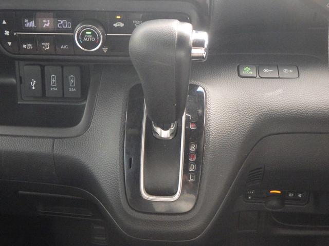 Ｎ－ＢＯＸカスタム Ｇ・Ｌホンダセンシング　地デジＴＶ　整備記録簿　助手席エアバッグ　キーレス　アイドリングＳＴ　スマ－トキ－　リアカメラ　ナビＴＶ　ＥＴＣ　前車追従機能　サイドエアバッグ　ＬＥＤヘッドライト　ＵＳＢ（12枚目）