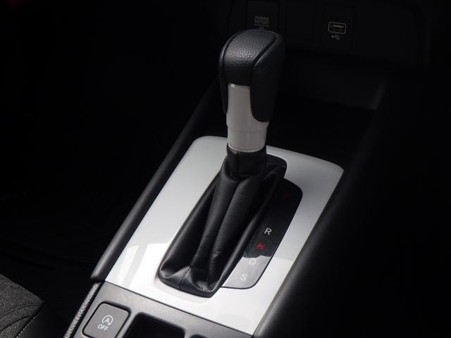 フィット ホーム　リアカメ　ＬＥＤライト　ドラレコ　記録簿付　エアバッグ　ｉストップ　スマ－トキ－　ＥＴＣ車載器　Ｗエアバック　ＵＳＢポート　フルオートエアコン　ＤＶＤ　パワーウィンドウ　パワステ　ＶＳＡ（13枚目）