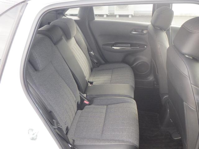 フィット ホーム　リアカメ　ＬＥＤライト　ドラレコ　記録簿付　エアバッグ　ｉストップ　スマ－トキ－　ＥＴＣ車載器　Ｗエアバック　ＵＳＢポート　フルオートエアコン　ＤＶＤ　パワーウィンドウ　パワステ　ＶＳＡ（18枚目）