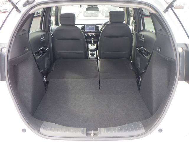 フィット ホーム　リアカメ　ＬＥＤライト　ドラレコ　記録簿付　エアバッグ　ｉストップ　スマ－トキ－　ＥＴＣ車載器　Ｗエアバック　ＵＳＢポート　フルオートエアコン　ＤＶＤ　パワーウィンドウ　パワステ　ＶＳＡ（21枚目）