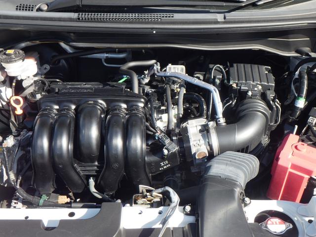 フィット ホーム　記録簿　リアカメラ　ＵＳＢ接続　ＡＡＣ　横滑り防止機能　サイドエアバック　ＬＥＤライト　クルーズコントロール　パワーウィンドウ　スマキー　ＤＶＤ　ドラレコ　ナビＴＶ　パワーステアリング　ＡＢＳ（3枚目）