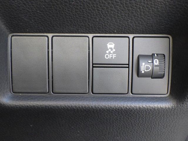 フィット ホーム　記録簿　リアカメラ　ＵＳＢ接続　ＡＡＣ　横滑り防止機能　サイドエアバック　ＬＥＤライト　クルーズコントロール　パワーウィンドウ　スマキー　ＤＶＤ　ドラレコ　ナビＴＶ　パワーステアリング　ＡＢＳ（12枚目）