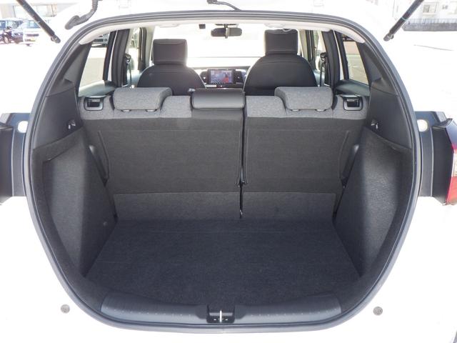 フィット ホーム　記録簿　リアカメラ　ＵＳＢ接続　ＡＡＣ　横滑り防止機能　サイドエアバック　ＬＥＤライト　クルーズコントロール　パワーウィンドウ　スマキー　ＤＶＤ　ドラレコ　ナビＴＶ　パワーステアリング　ＡＢＳ（19枚目）