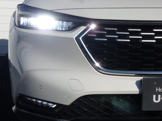 ヴェゼル ｅ：ＨＥＶＺ　スマキ　フルオートエアコン　エアバッグ　両席エアバック　Ｒカメ　記録簿付　パワーウィンドウ　ＬＥＤランプ　クルーズＣ　ナビ＆ＴＶ　キーレスエントリー　横滑り防止装置　シートヒータ（2枚目）