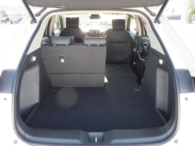 ヴェゼル ｅ：ＨＥＶＺ　スマキ　フルオートエアコン　エアバッグ　両席エアバック　Ｒカメ　記録簿付　パワーウィンドウ　ＬＥＤランプ　クルーズＣ　ナビ＆ＴＶ　キーレスエントリー　横滑り防止装置　シートヒータ（20枚目）