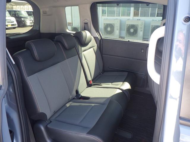 フリード クロスター　ＡＡＣ　ＥＴＣ付き　スマ－トキ－　シ－トヒ－タ－　ＵＳＢ　サイドエアバッグ　クルコン　ＥＣＯＮモード　フルセグテレビ　Ｄレコ　ＥＳＣ　ＡＢＳ　キーフリー　記録簿　バックアイカメラ（18枚目）