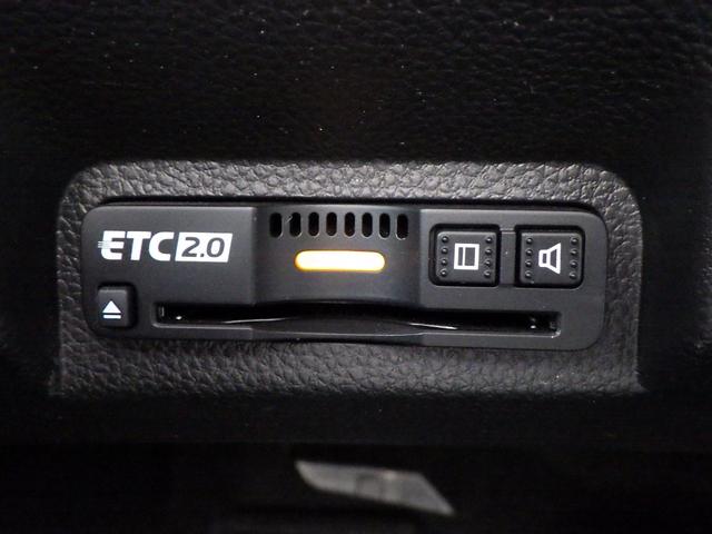 ヴェゼル ｅ：ＨＥＶＰＬａＹ　フルセグテレビ　パノラミックルーフ　カーテンエアバック　シ－トヒ－タ－　ＬＥＤヘッドランプ　キーレスエントリー　フルオートエアコン　Ｒカメラ　ＵＳＢ　ＡＢＳ　ＥＳＣ　エアバッグ（9枚目）