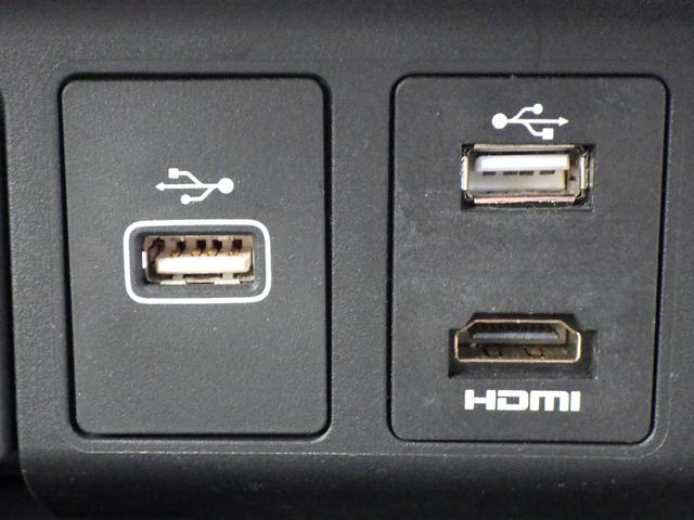 フィット ｅ：ＨＥＶクロスター　Ｓキー　クルーズコントロール　サイドエアバッグ　ＬＥＤライト　パワーウィンド　記録簿　キーレス　オートエアコン　ＵＳＢ　パワステ　ＥＴＣ　ＡＢＳ　エアバッグ　ドラレコ　ナビＴＶ（11枚目）