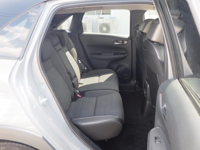 フィット ｅ：ＨＥＶクロスター　Ｓキー　クルーズコントロール　サイドエアバッグ　ＬＥＤライト　パワーウィンド　記録簿　キーレス　オートエアコン　ＵＳＢ　パワステ　ＥＴＣ　ＡＢＳ　エアバッグ　ドラレコ　ナビＴＶ（17枚目）