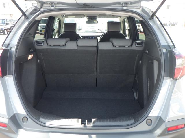 フィット ｅ：ＨＥＶクロスター　Ｓキー　クルーズコントロール　サイドエアバッグ　ＬＥＤライト　パワーウィンド　記録簿　キーレス　オートエアコン　ＵＳＢ　パワステ　ＥＴＣ　ＡＢＳ　エアバッグ　ドラレコ　ナビＴＶ（18枚目）