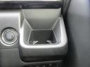 運転席のドリンクホルダーです。