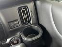運転席のドリンクホルダーです。