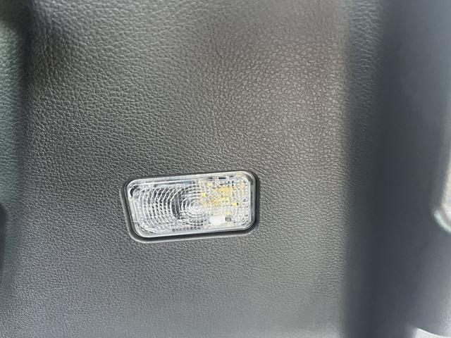 スペーシア ギア　　ハイブリッドＸＺ　４ＷＤ　デュアルセンサーブレーキサポートＩＩ　４ＷＤ　マイルドハイブリッド　電動スライド　全方位ナビ　ＣＶＴ　オートエアコン　キーレススタート　オートライト　オーディオスイッチ　ＡＣＣ　電動パーキング　ＬＥＤ（17枚目）