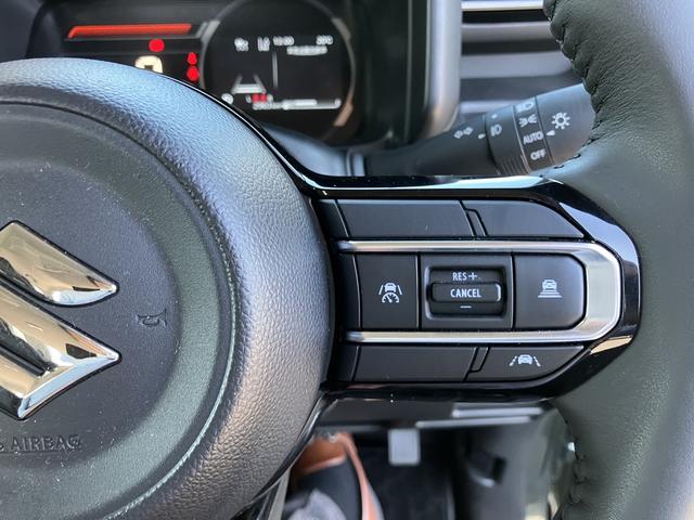 スペーシア ギア　　ハイブリッドＸＺ　４ＷＤ　デュアルセンサーブレーキサポートＩＩ　４ＷＤ　マイルドハイブリッド　電動スライド　全方位ナビ　ＣＶＴ　オートエアコン　キーレススタート　オートライト　オーディオスイッチ　ＡＣＣ　電動パーキング　ＬＥＤ（25枚目）