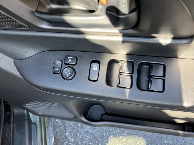 スペーシア ギア　　ハイブリッドＸＺ　４ＷＤ　デュアルセンサーブレーキサポートＩＩ　４ＷＤ　マイルドハイブリッド　電動スライド　全方位ナビ　ＣＶＴ　オートエアコン　キーレススタート　オートライト　オーディオスイッチ　ＡＣＣ　電動パーキング　ＬＥＤ（26枚目）