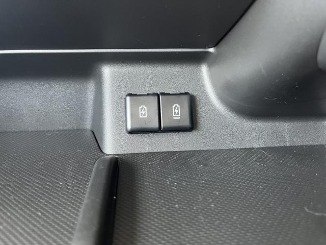 スペーシア ギア　　ハイブリッドＸＺ　４ＷＤ　デュアルセンサーブレーキサポートＩＩ　４ＷＤ　マイルドハイブリッド　電動スライド　全方位ナビ　ＣＶＴ　オートエアコン　キーレススタート　オートライト　オーディオスイッチ　ＡＣＣ　電動パーキング　ＬＥＤ（29枚目）