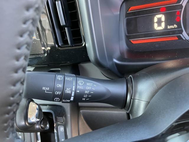 スペーシア ギア　　ハイブリッドＸＺ　４ＷＤ　デュアルセンサーブレーキサポートＩＩ　４ＷＤ　マイルドハイブリッド　電動スライド　全方位ナビ　ＣＶＴ　オートエアコン　キーレススタート　オートライト　オーディオスイッチ　ＡＣＣ　電動パーキング　ＬＥＤ（32枚目）