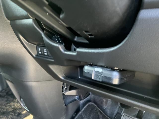 スペーシア ギア　　ハイブリッドＸＺ　４ＷＤ　デュアルセンサーブレーキサポートＩＩ　４ＷＤ　マイルドハイブリッド　電動スライド　全方位ナビ　ＣＶＴ　オートエアコン　キーレススタート　オートライト　オーディオスイッチ　ＡＣＣ　電動パーキング　ＬＥＤ（35枚目）