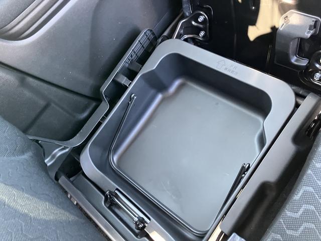 スペーシア ギア　　ハイブリッドＸＺ　４ＷＤ　デュアルセンサーブレーキサポートＩＩ　４ＷＤ　マイルドハイブリッド　電動スライド　全方位ナビ　ＣＶＴ　オートエアコン　キーレススタート　オートライト　オーディオスイッチ　ＡＣＣ　電動パーキング　ＬＥＤ（38枚目）