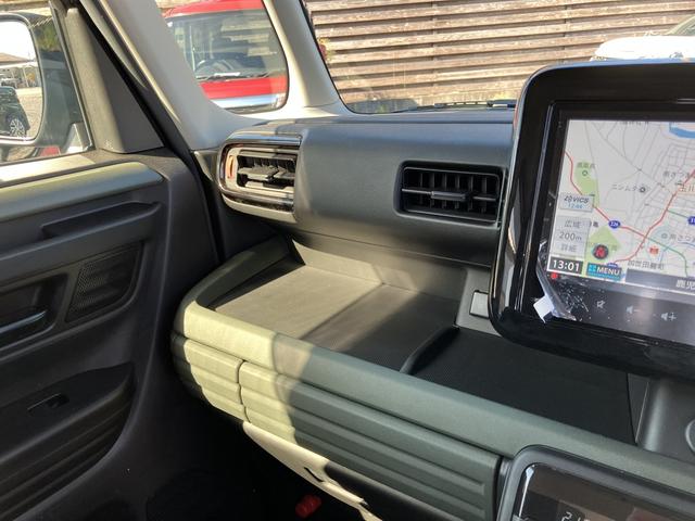 スペーシア ギア　　ハイブリッドＸＺ　４ＷＤ　デュアルセンサーブレーキサポートＩＩ　４ＷＤ　マイルドハイブリッド　電動スライド　全方位ナビ　ＣＶＴ　オートエアコン　キーレススタート　オートライト　オーディオスイッチ　ＡＣＣ　電動パーキング　ＬＥＤ（46枚目）