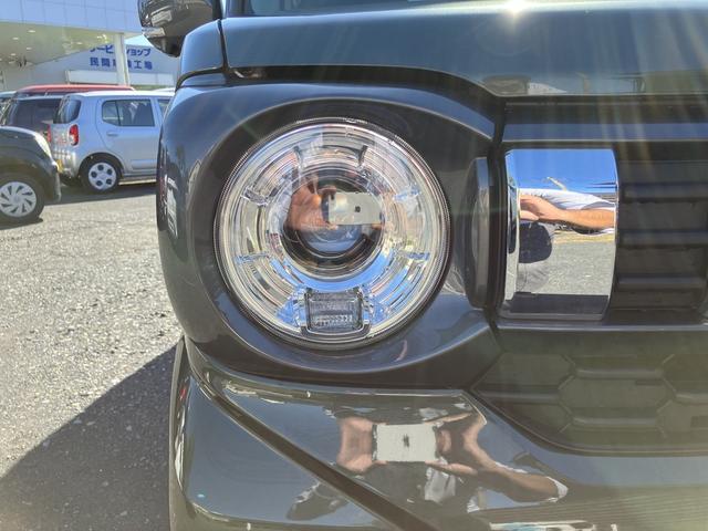 スペーシア ギア　　ハイブリッドＸＺ　４ＷＤ　デュアルセンサーブレーキサポートＩＩ　４ＷＤ　マイルドハイブリッド　電動スライド　全方位ナビ　ＣＶＴ　オートエアコン　キーレススタート　オートライト　オーディオスイッチ　ＡＣＣ　電動パーキング　ＬＥＤ（61枚目）