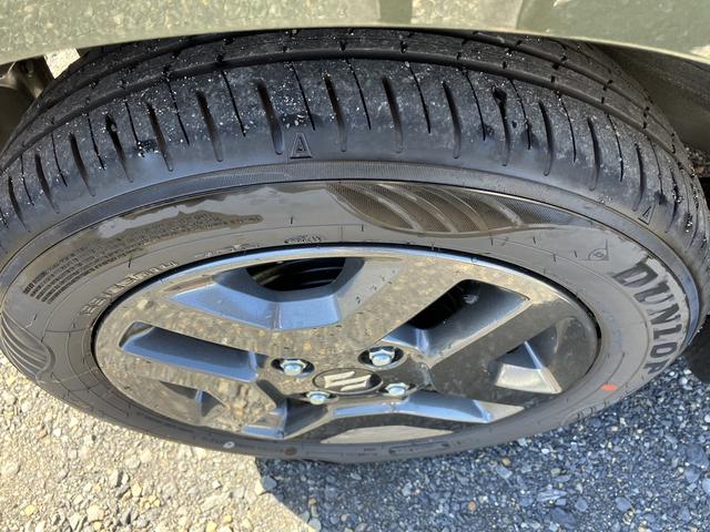 スペーシア ギア　　ハイブリッドＸＺ　４ＷＤ　デュアルセンサーブレーキサポートＩＩ　４ＷＤ　マイルドハイブリッド　電動スライド　全方位ナビ　ＣＶＴ　オートエアコン　キーレススタート　オートライト　オーディオスイッチ　ＡＣＣ　電動パーキング　ＬＥＤ（64枚目）