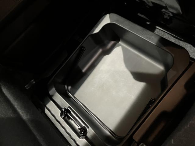 ワゴンＲ ＦＸ　デュアルカメラブレーキサポート　オーディオレス　ＣＶＴ　オートエアコン　リモコンキー　キーレススタート　オートライト　　シートヒーター　電格式ミラー　ＥＳＰ　ホイールキャップ　ヘッドライトレベライザー（25枚目）