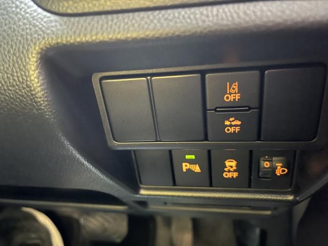 ワゴンＲ ＦＸ　デュアルカメラブレーキサポート　オーディオレス　ＣＶＴ　オートエアコン　リモコンキー　キーレススタート　オートライト　　シートヒーター　電格式ミラー　ＥＳＰ　ホイールキャップ　ヘッドライトレベライザー（4枚目）