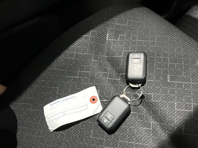 ワゴンＲ ＦＸ　デュアルカメラブレーキサポート　オーディオレス　ＣＶＴ　オートエアコン　リモコンキー　キーレススタート　オートライト　　シートヒーター　電格式ミラー　ＥＳＰ　ホイールキャップ　ヘッドライトレベライザー（19枚目）