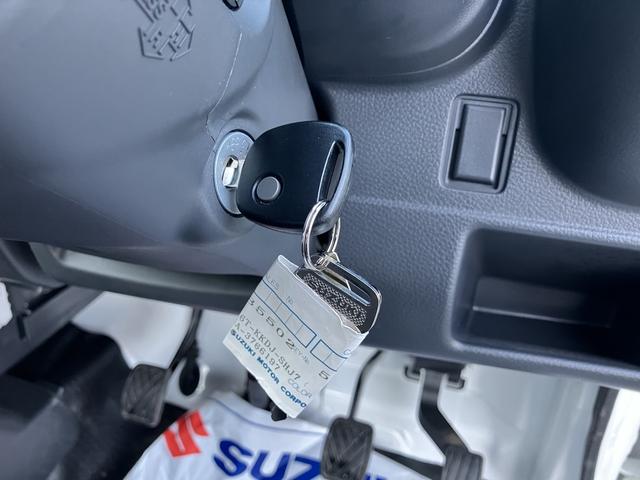 キャリイトラック ＫＣエアコン・パワステ農繁　デュアルカメラブレーキサポート　パートタイム４ＷＤ　デフロック　５ＭＴ　ＡＭ／ＦＭラジオ　キーレスエントリー　エアコン　パワステ　パワーウィンドウ　オートライト　ドアチェーン　メンバーガード　ＬＥＤ（21枚目）