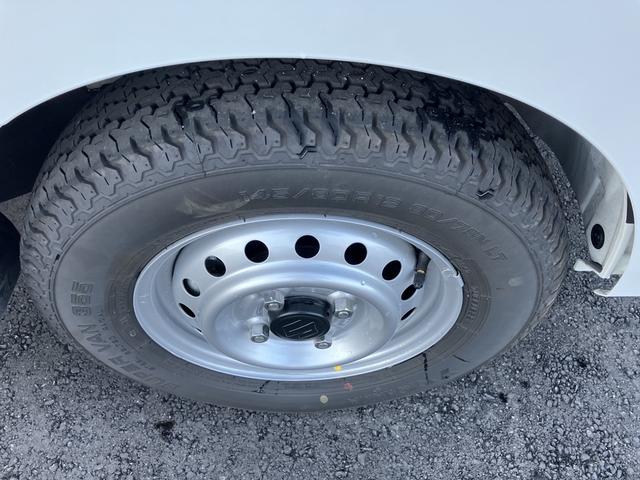 キャリイトラック ＫＣエアコン・パワステ農繁　デュアルカメラブレーキサポート　パートタイム４ＷＤ　デフロック　５ＭＴ　ＡＭ／ＦＭラジオ　キーレスエントリー　エアコン　パワステ　パワーウィンドウ　オートライト　ドアチェーン　メンバーガード　ＬＥＤ（54枚目）