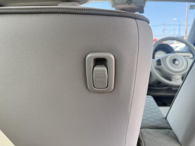 アルトラパン ハイブリッドＸ　デュアルセンサーブレーキサポートＩＩ　マイルドハイブリッド　オーディオレス　全方位カメラ　ＣＶＴ　リモコンキー　キーレススタート　オートエアコン　オーディオスイッチ　シートヒーター　スズキコネクト（30枚目）