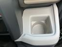 運転席のドリンクホルダーです。