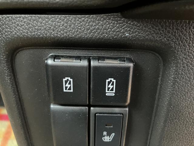 ワゴンR カスタムZ ハイブリッドZX デュアルカメラブレーキサポート マイルドハイブリッド 全方位ディスプレイオーディオ CVT オートエアコン キーレススタート オートライト シートヒーター オーディオスイッチ ACC LED ESP(28枚目)