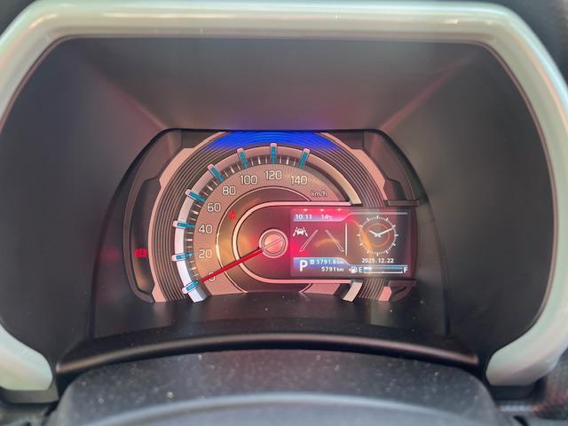 ハスラー ハイブリッドＧ　デュアルカメラブレーキサポート　マイルドハイブリッド　全方位ナビ　ＣＶＴ　オートエアコン　リモコンキー　キーレススタート　オートライト　　シートヒーター　オーディオスイッチ　ＡＣＣ　ＬＥＤ　ＥＳＰ（13枚目）