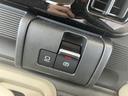電動パーキングブレーキと停車時でもブレーキペダルから足が離れても停車していられるブレーキホールド機能が」付いています。
