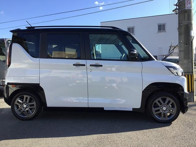 デリカミニ G プレミアム リミテッドエディション アルパイン製10インチナビ 全方位モニター イーアシスト ツートンカラー ハンドルヒーター 純正15AW 届出済未使用車(5枚目)